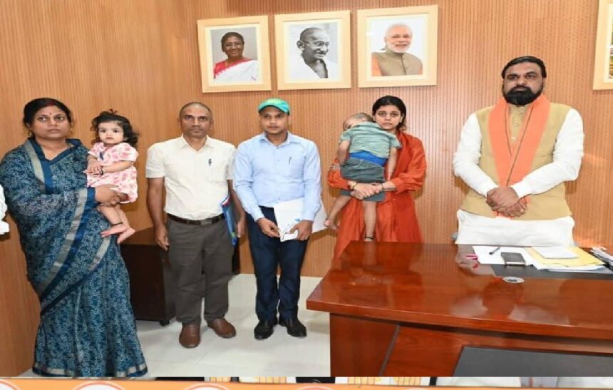 Sultanganj EO murder case: Chief Minister meets victim's family, assures wife of job and all possible help