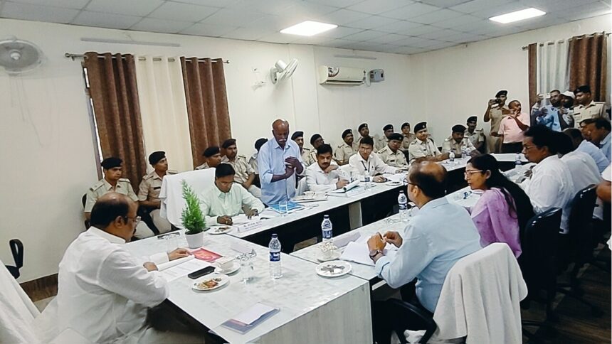 Minister Madan Sahni reviews Prohibition and Registration Department, directs intensive campaign against illicit liquor