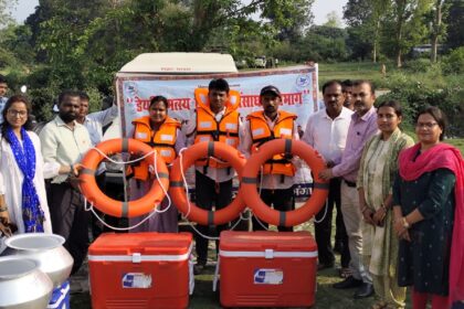 Fishermen received boats, nets and marketing kits under the Chief Minister's Fishermen Welfare Scheme.