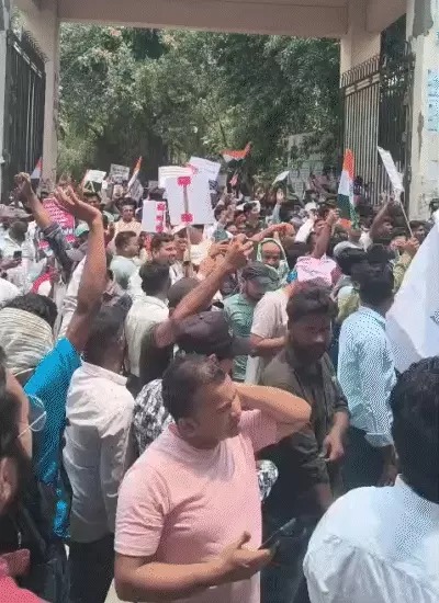 Thousands of candidates are on the streets in Patna for TRE-4