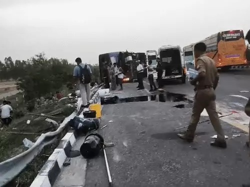 Double-decker bus overturned on Unnao Expressway