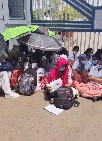 Protest by girl students at IGIMS Nursing College