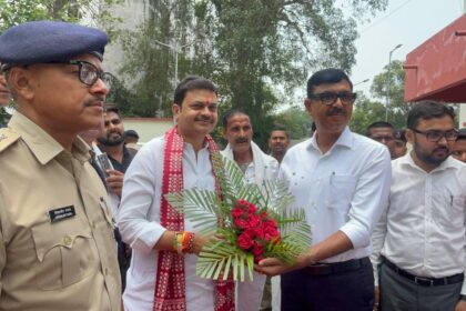 Newly appointed Minister in Charge Sanjay Singh arrives in Jamui, greeted by police; assures speedy development work