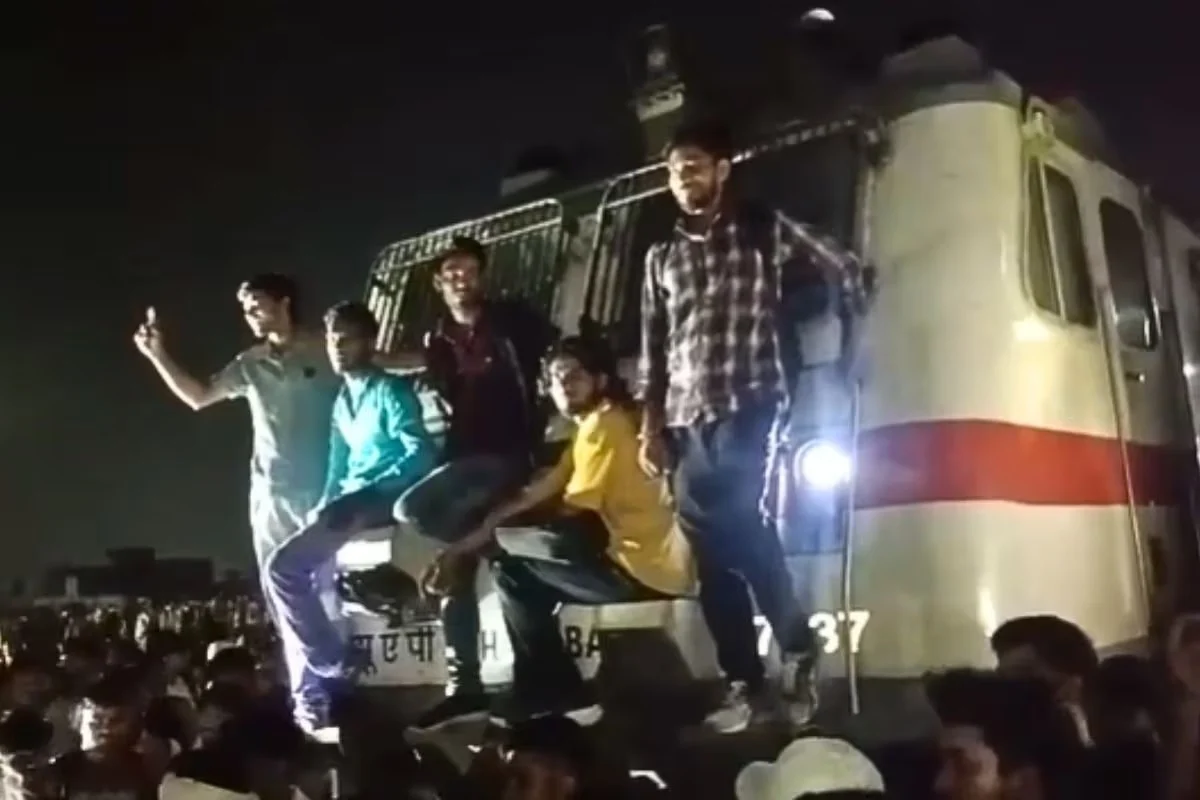 Commotion at Pataliputra station at midnight; FIR against 500 unidentified persons, 6 arrested.