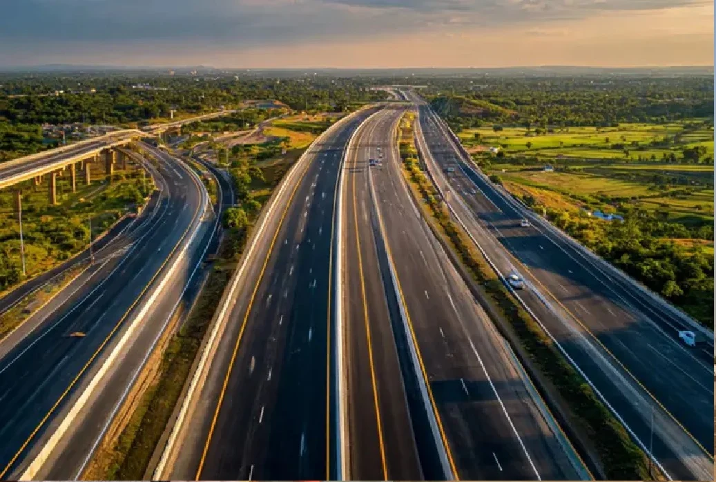 Reports regarding a change in the alignment of the Patna-Purnia Expressway are completely misleading; land acquisition in Samastipur district is proceeding according to the originally approved alignment.