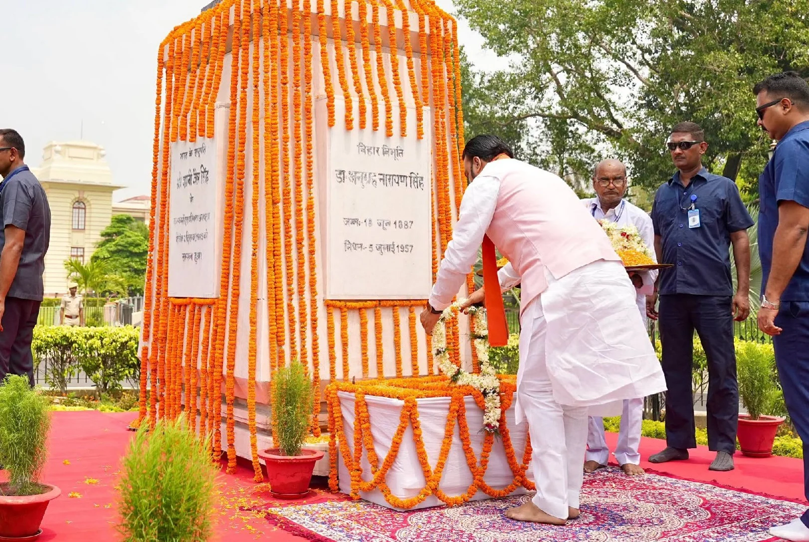 Deputy Chief Minister Samrat Chaudhary paid tribute to Dr. Anugrah Narayan Singh; a state-level ceremony was held at the Legislative Assembly complex.