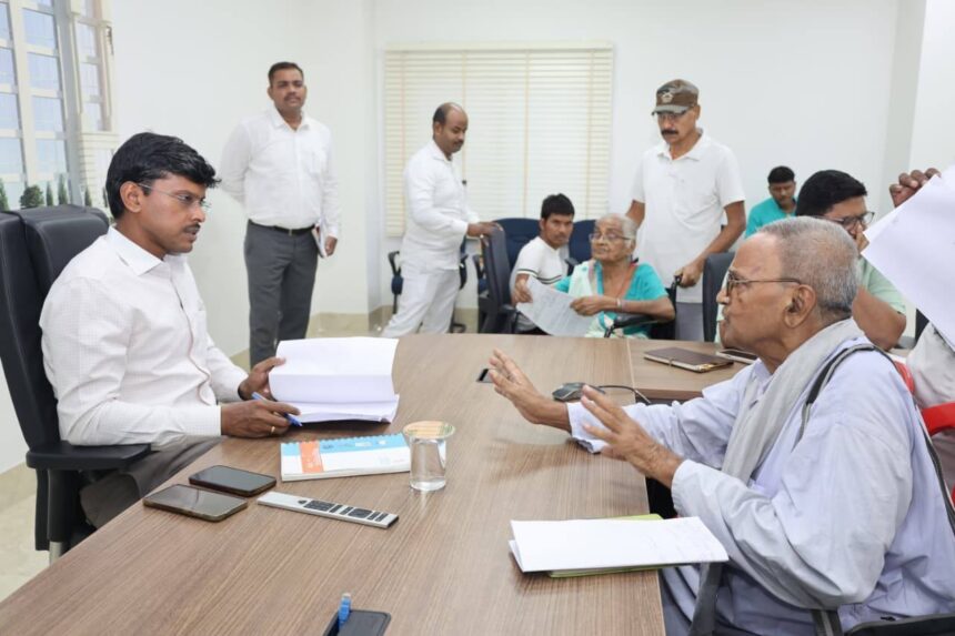 Quick solution to people's problems in Patna under the campaign 'Sabka Samman-Jeevan Aasan'
