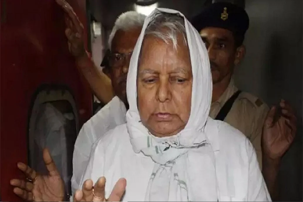 Lalu Yadav makes a major allegation regarding the security downgrade, says, "Nitish Kumar is behind this."