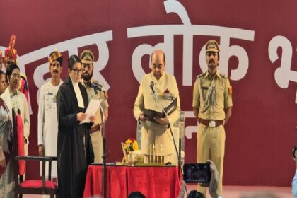 NEWS PR डेस्क: पटना हाईकोर्ट के इतिहास में शुक्रवार का दिन विशेष रहा। वरिष्ठ न्यायाधीश जस्टिस मीनाक्षी मदन राय ने पटना उच्च न्यायालय की नई मुख्य न्यायाधीश के रूप में शपथ ग्रहण की। राजधानी स्थित लोकभवन में आयोजित समारोह में बिहार के राज्यपाल सैयद अता हसनैन ने उन्हें पद और गोपनीयता की शपथ दिलाई।