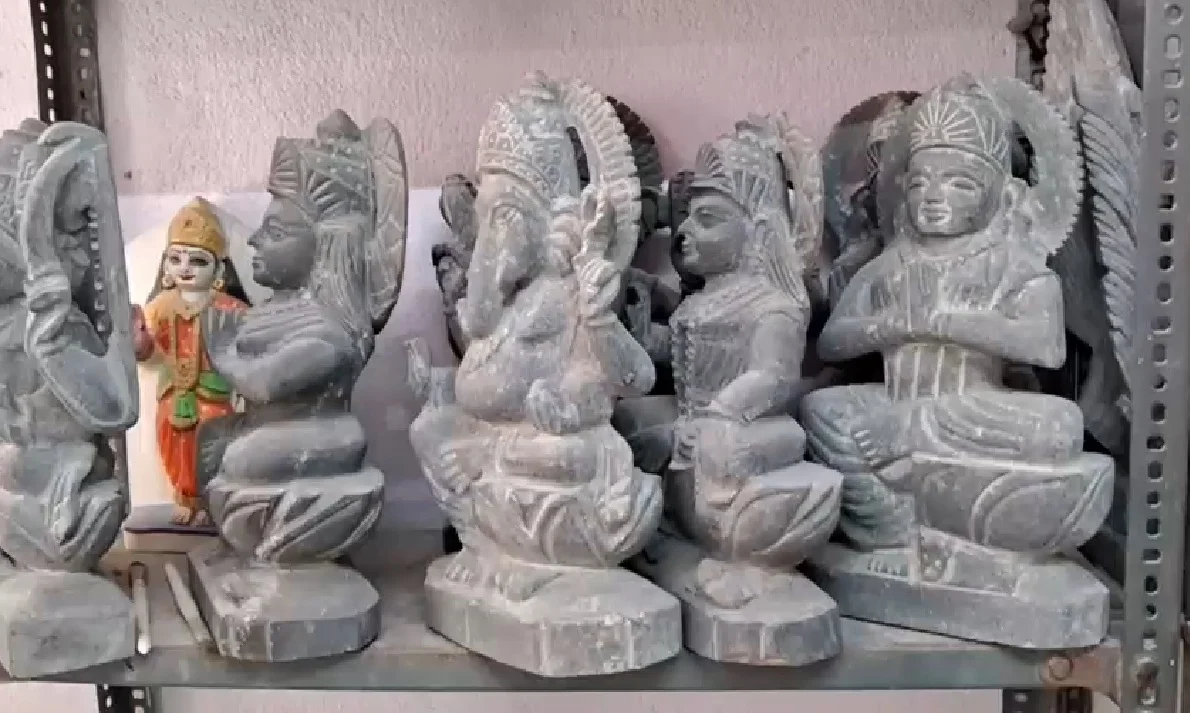 Gaya's Patharkatti stone craft receives GI tag; wave of joy among artisans.
