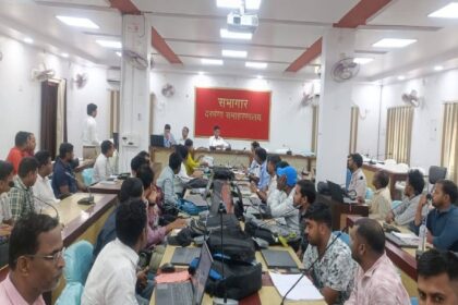 Government strict on negligence, revenue employee suspended in Darbhanga