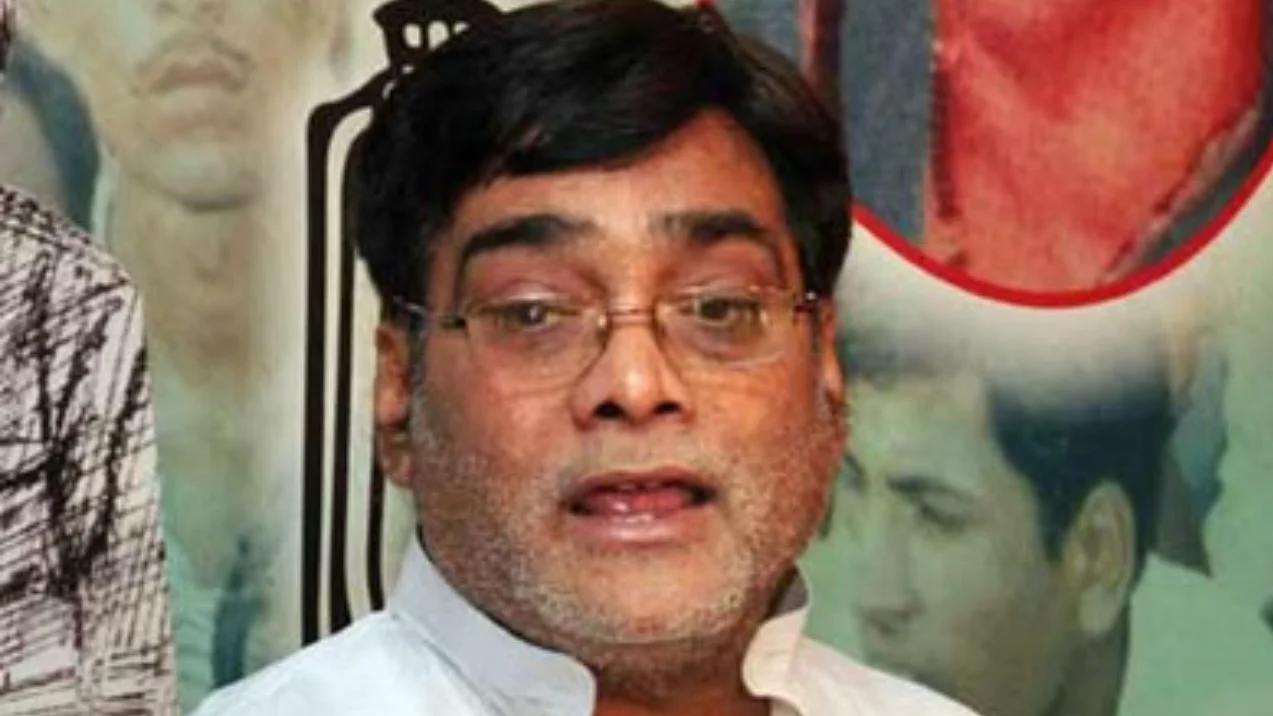 Minister Ramkripal Yadav's statement on the Bharat Bhushan Tiwari encounter: "If shots are fired at the police, they will retaliate."