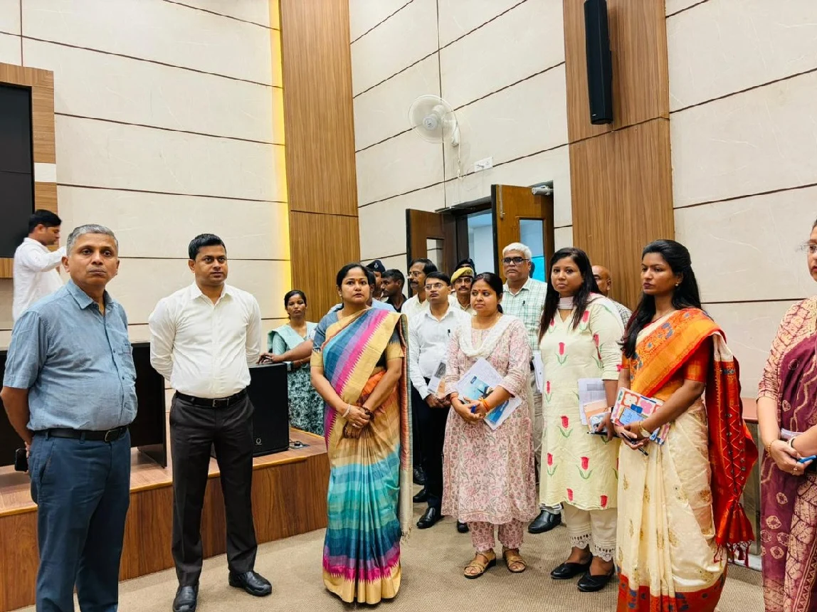 Emphasis on effective implementation of women empowerment schemes, Minister Dr. Shweta Gupta held a review meeting