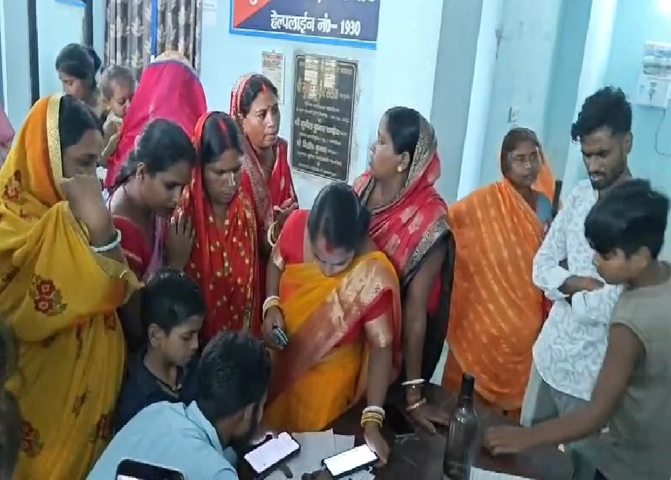 Deposit 10,000 and lure 2, fake finance company absconds with lakhs of rupees of hundreds of women