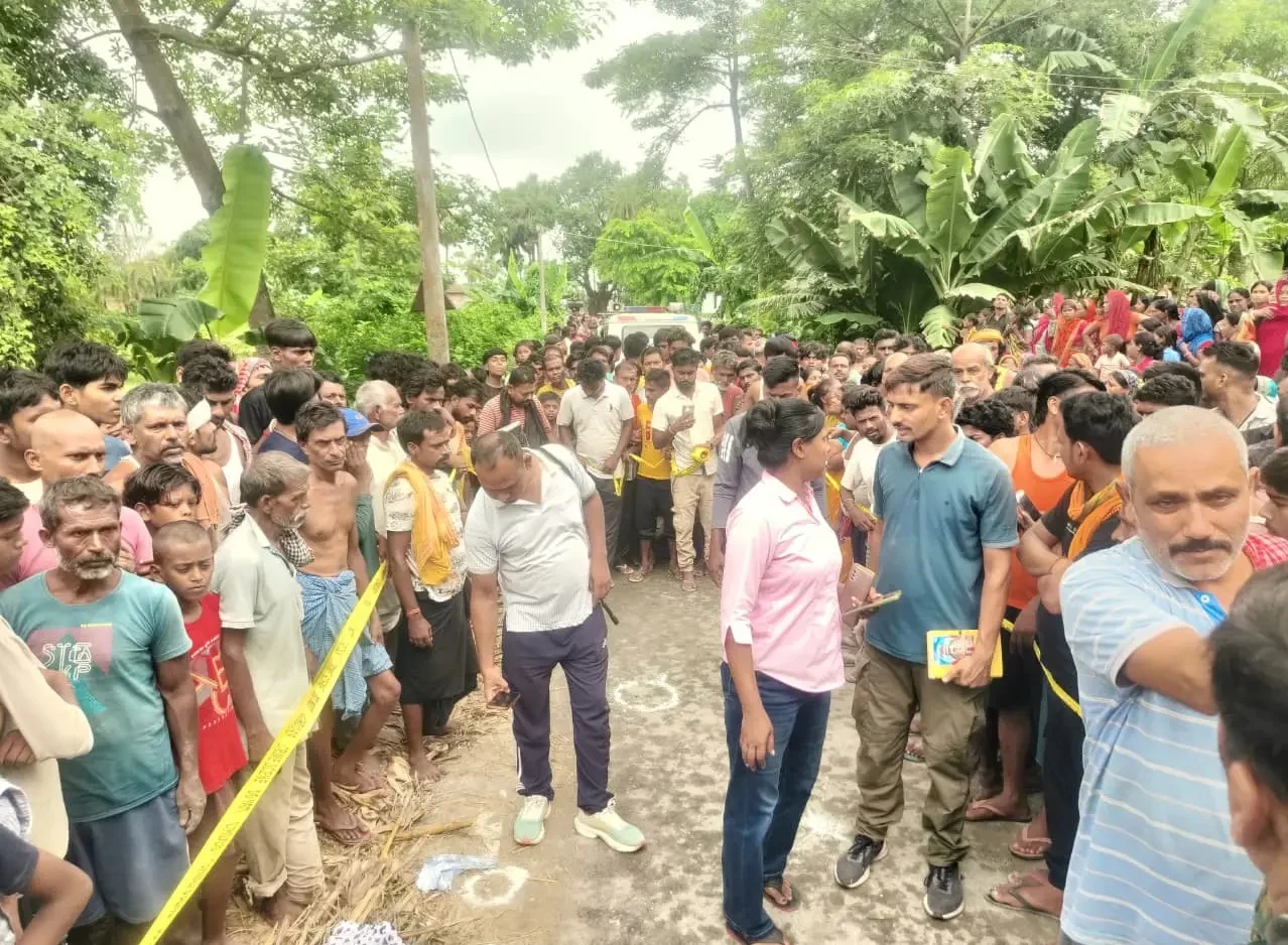 Outrage in Samastipur following the murder of a Class 12 student; roads blocked to demand the accused's arrest.