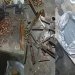 'Death factory' busted in Motihari! Over 500 rounds of ammunition, gunpowder, and machinery seized; 4 smugglers arrested.