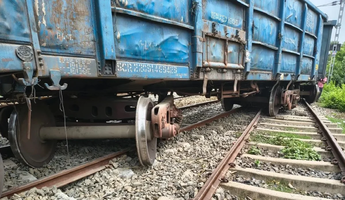Goods train derails in Nalanda; train operations on the Fatuha-Islampur rail section disrupted.