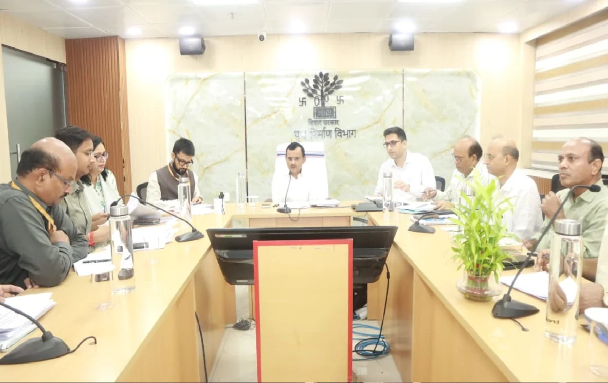Efforts underway to accelerate major road projects in Bihar; instructions issued to all departments to complete work within the stipulated timeframe.