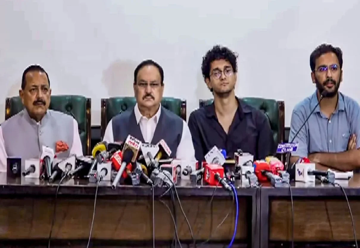 Consensus reached between government and CJP; Jantar Mantar protest called off.