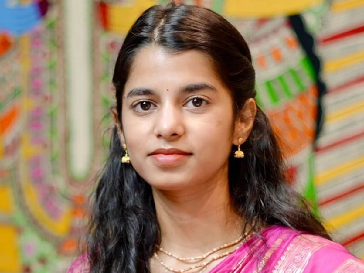 BJP MP Maithili Thakur makes a strong statement regarding the Bharat Tiwari encounter, calling for strict action against the guilty police personnel.