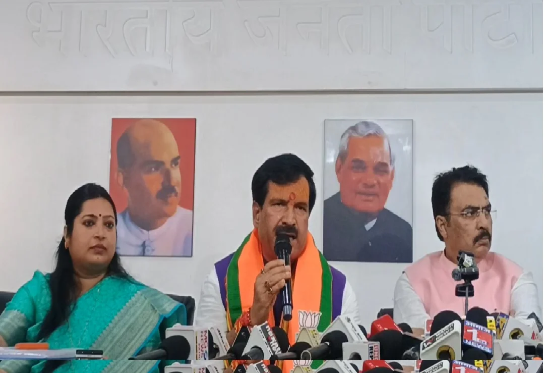 Setback for RJD: Lalu Yadav's close aide Mrityunjay Tiwari joins BJP; says NDA has a clear vision for development.