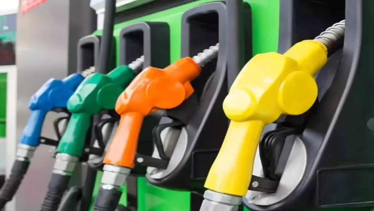 Nayara Energy cuts petrol and diesel prices nationwide; major relief on fuel prices after two years.