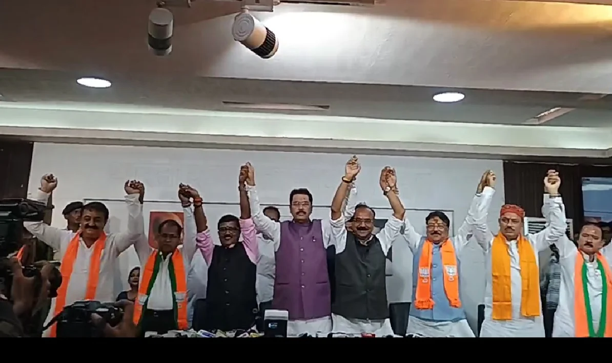 Exodus from Jan Suraaj ahead of Bankipur by-election; several key associates of PK join the BJP.