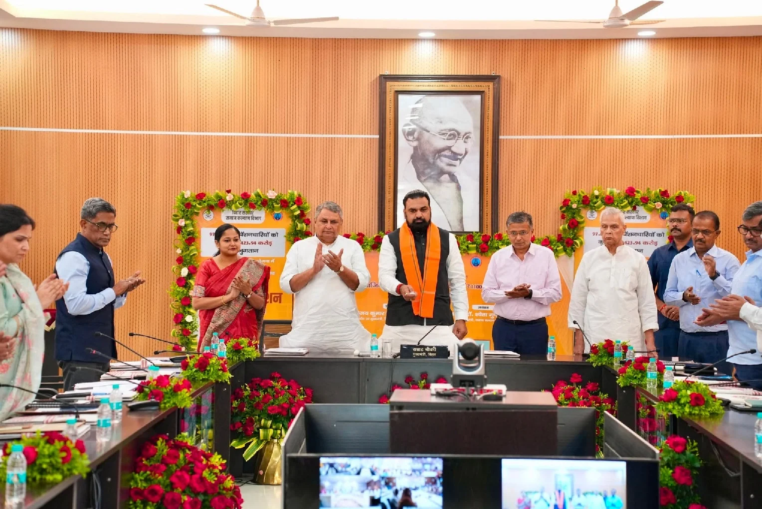 ₹42.50 crore transferred to the accounts of over 3.10 lakh pensioners in Siwan; Deputy Chief Minister Samrat Chaudhary executed the transfer via DBT.