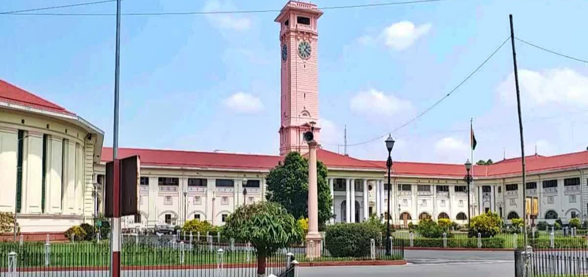 बिहार में 427 अधिकारियों का तबादला